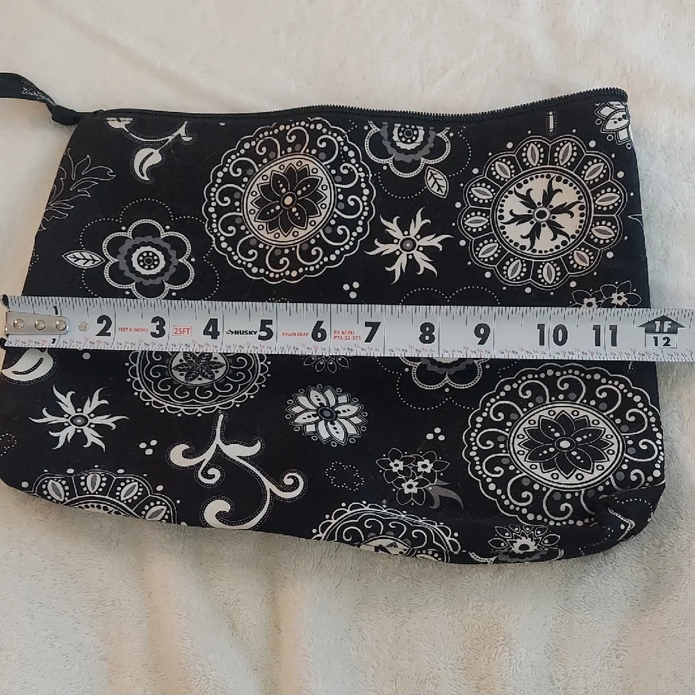 Thirty-One Gifts Onyx Medallion Black & White Floral Zipper Pouch Bag